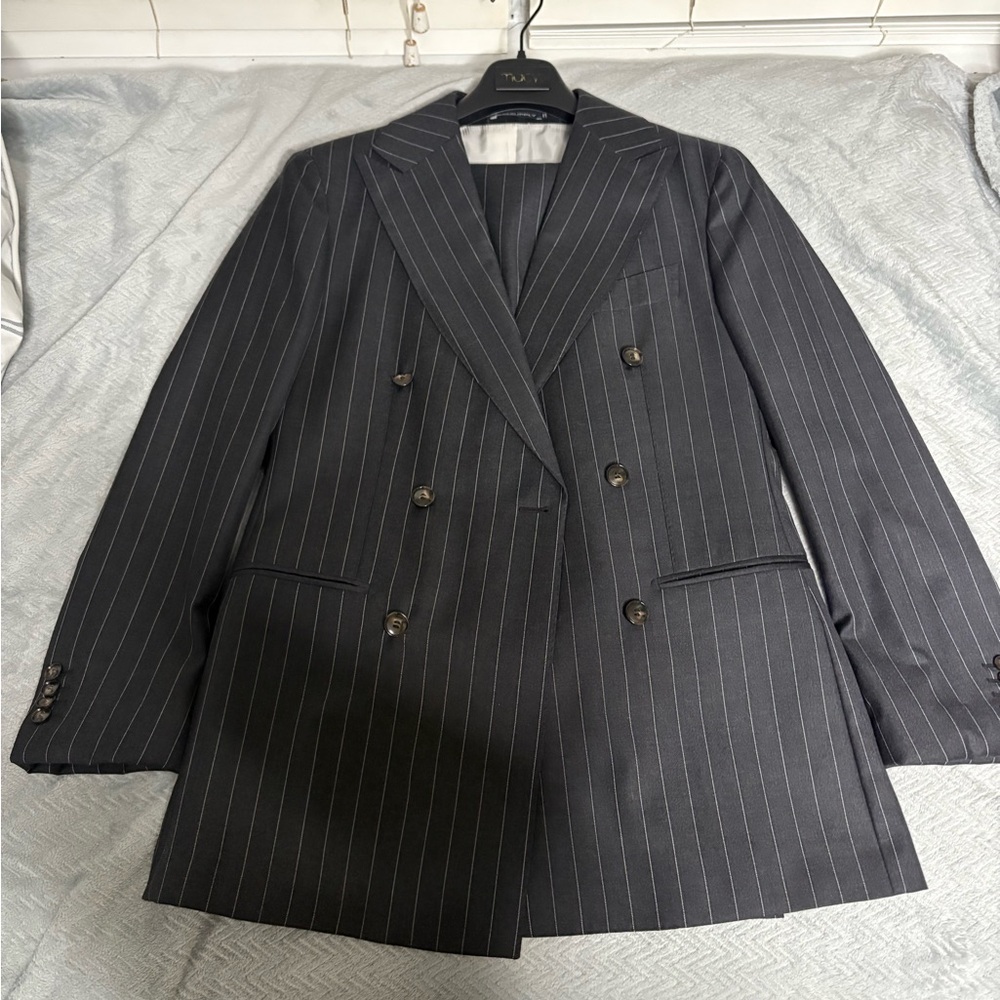 Suitsupply charcoal grey pinstripe double breasted 2 piece 36R SOLD!!